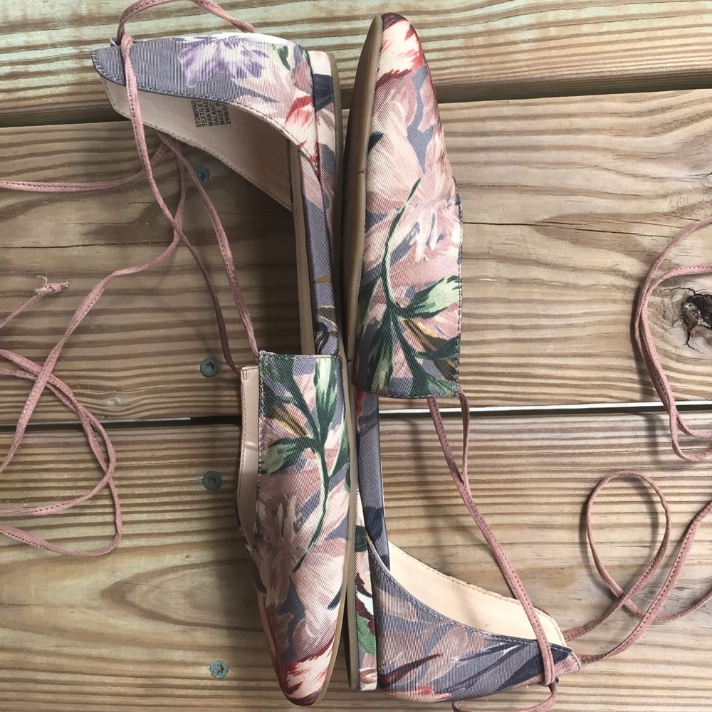 Nine West | Floral Flats | 8.5